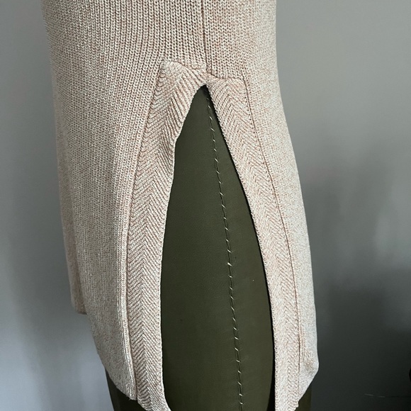 Wilfred Palmier Sleeveless Knit Top/Sweater - Picture 10 of 11